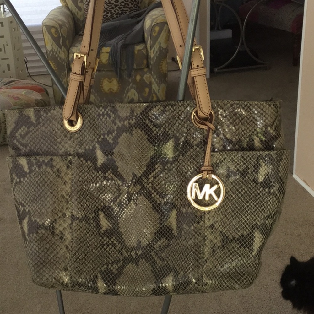 Michael Kors purse